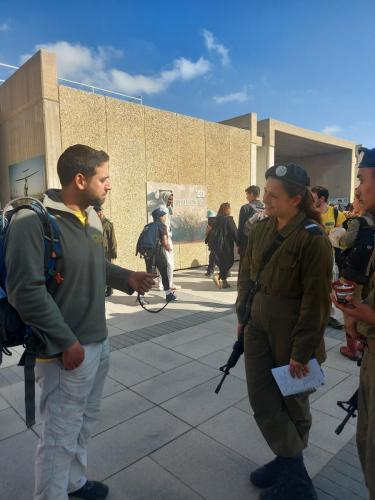 ליווי-חיילים-2